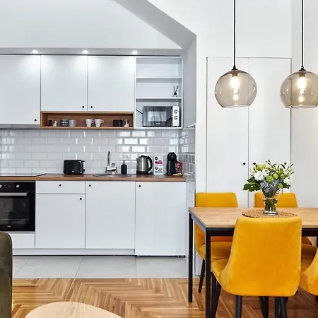 Modern Living - Emberly - Private Parking Apartment