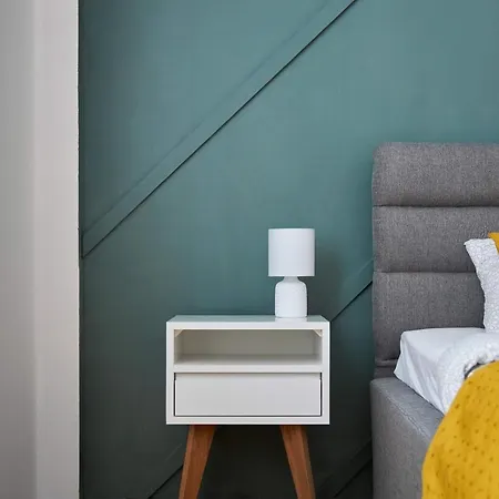 Modern Living - Emberly - Private Parking *